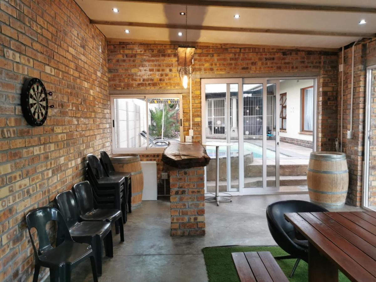 Cammy'S Guesthouse Kuils River ภายนอก รูปภาพ